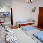 Studio Apartments Shanti